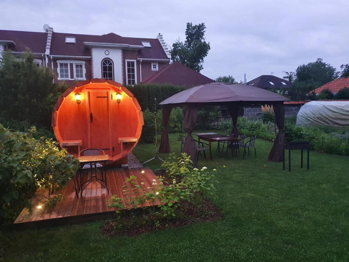 Family Summer House In Lodge