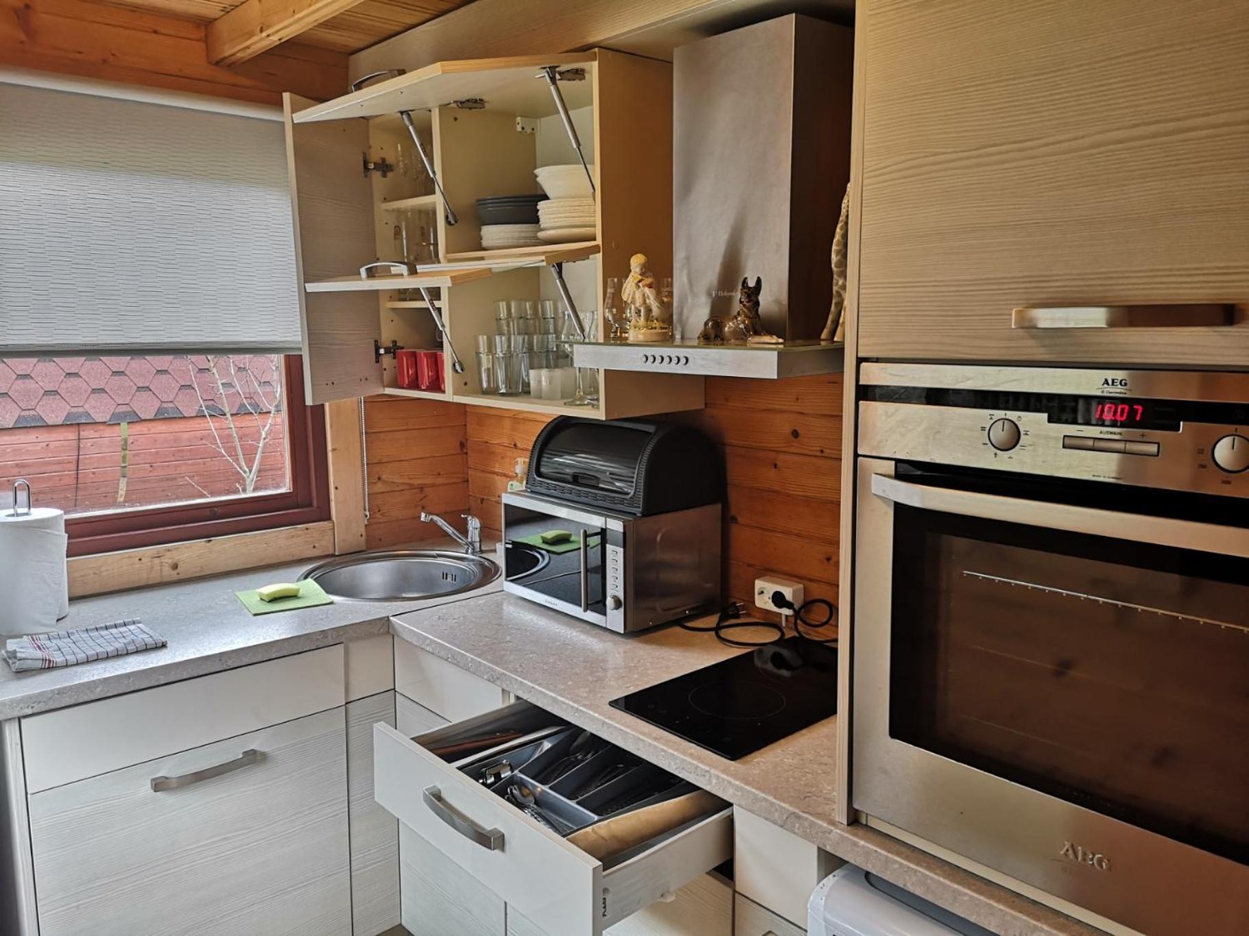 Family Summer House In Lodge *